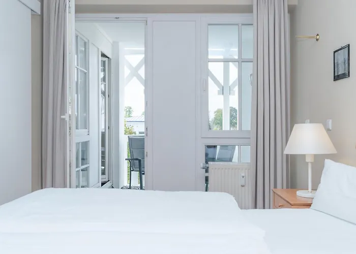 355, Seepark Apartment *